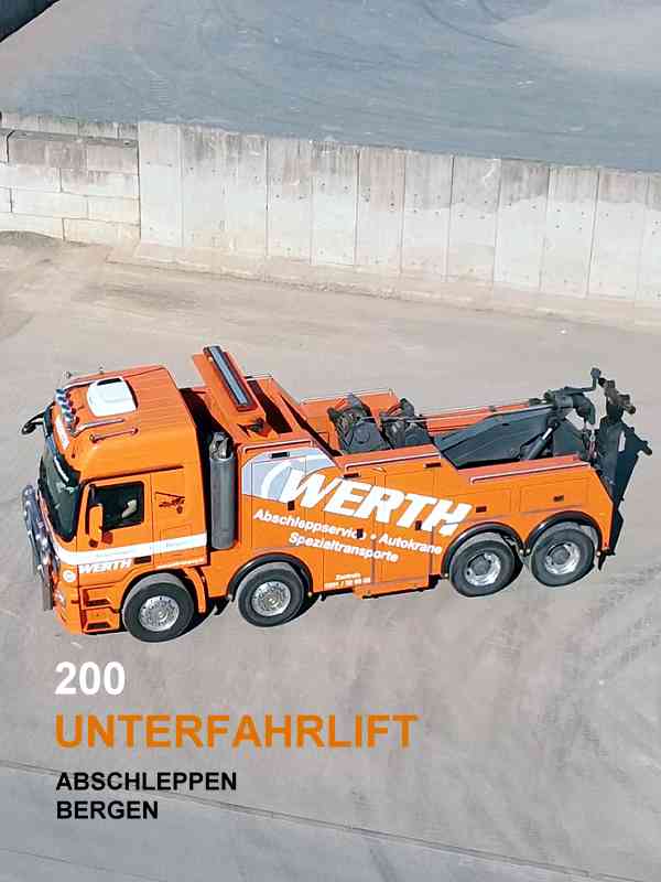 Abschleppservice GmbH ist nichts zu schwer. Einer von mehreren Unterfahrliften für Schwerlast-Abschleppen.